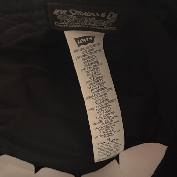 Levi's Black Bucket Hat - Picture 2 of 7